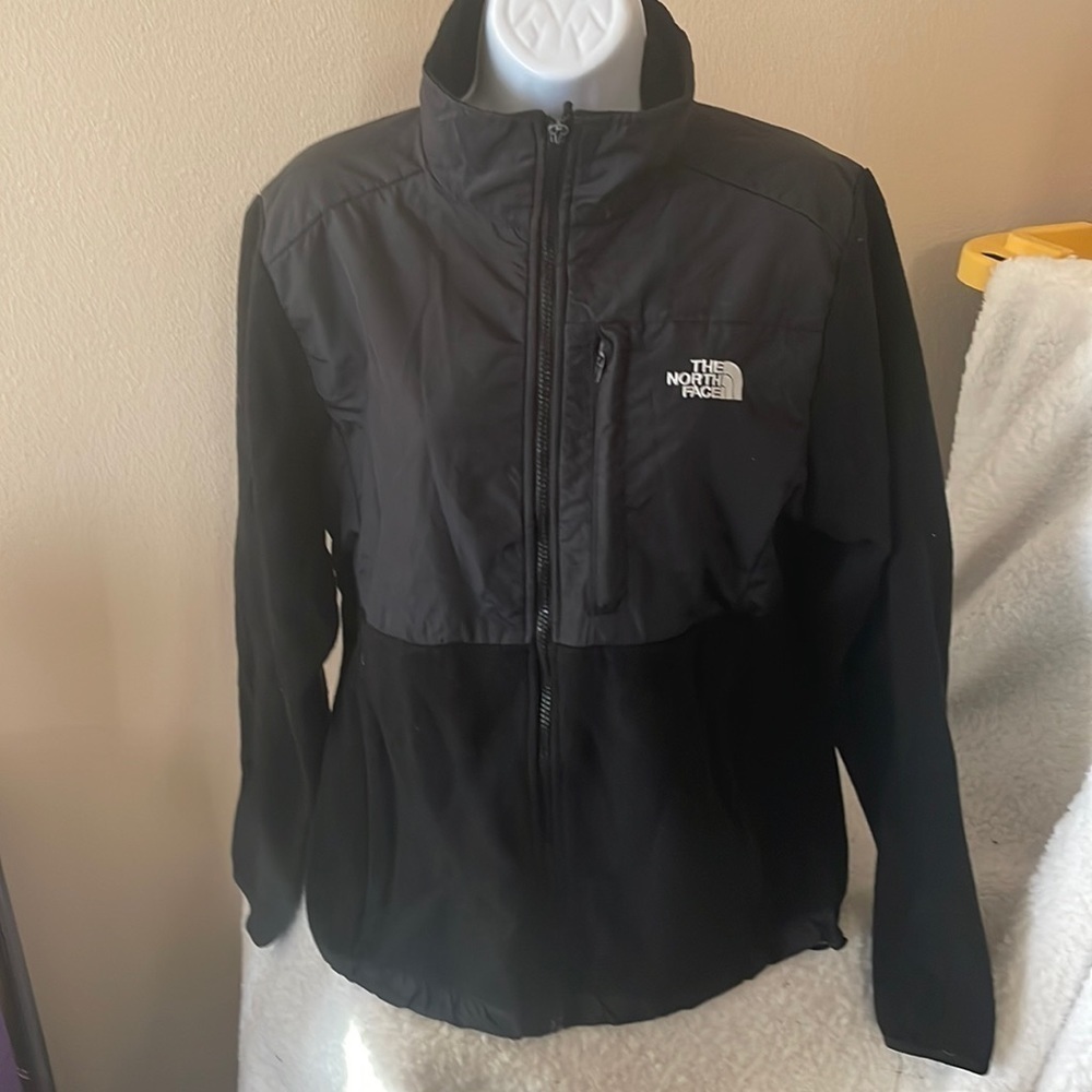 The North Face Lightweight Jacket Size Medium